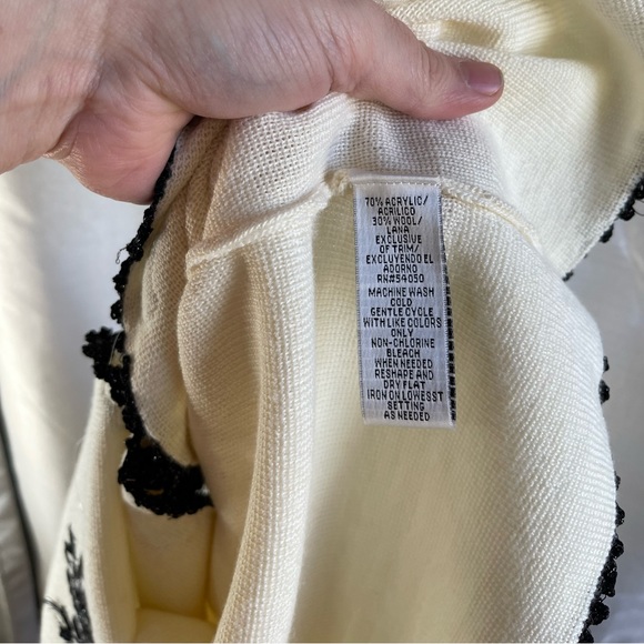 B&W Silver Thread Florette Embroidered Cardigan Sweater Blouse - Picture 4 of 5